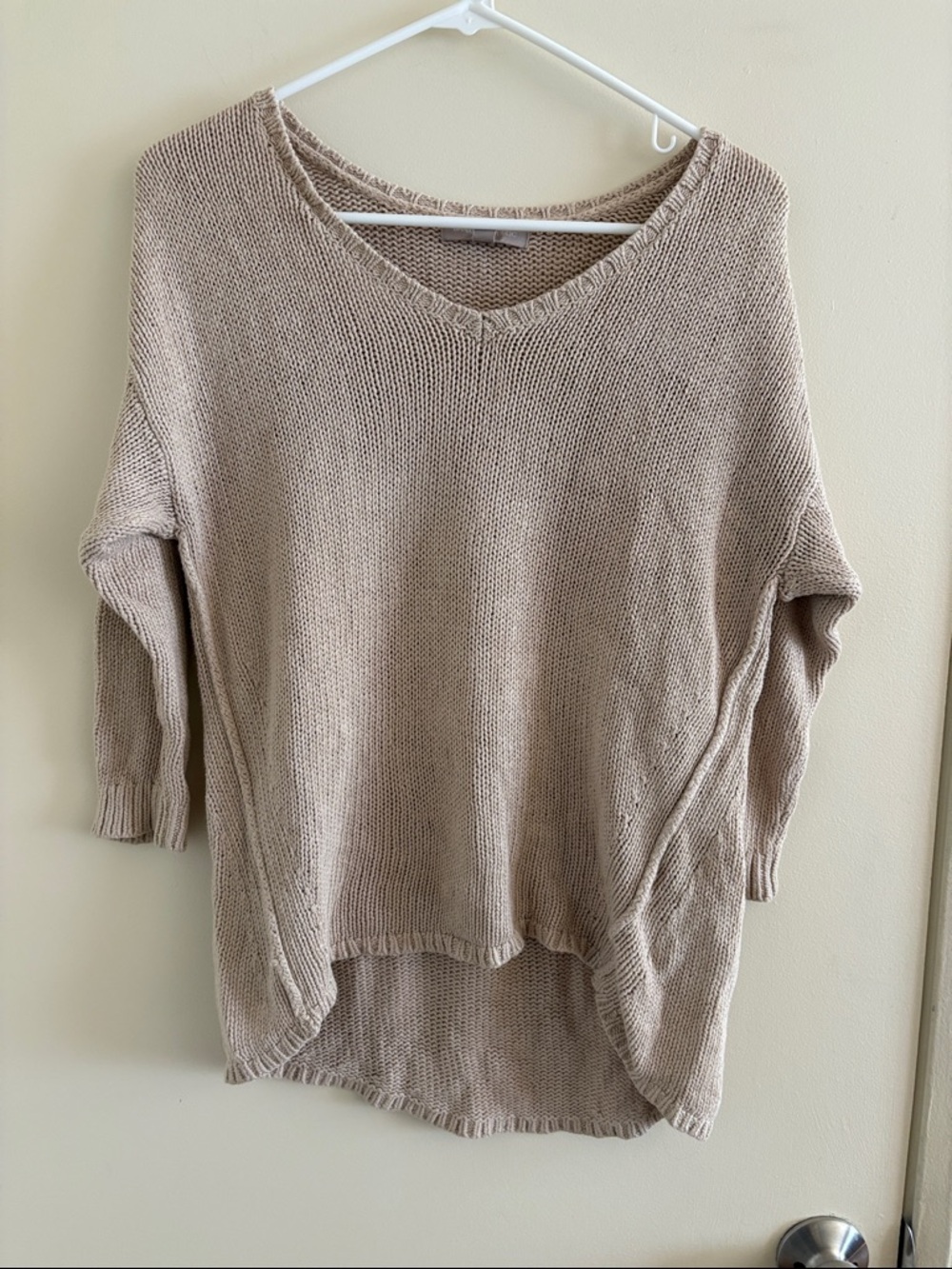Banana Republic Beige V-Neck Relaxed Knit Sweater